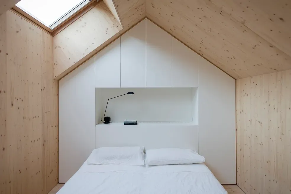 Bedroom rsw_984h_656-25-2.webp
